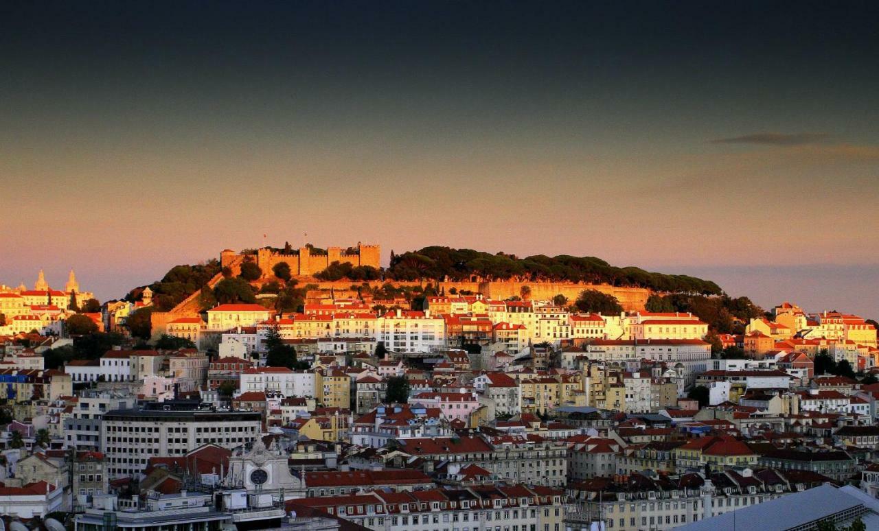 Apartment Chiado With View To The Castle